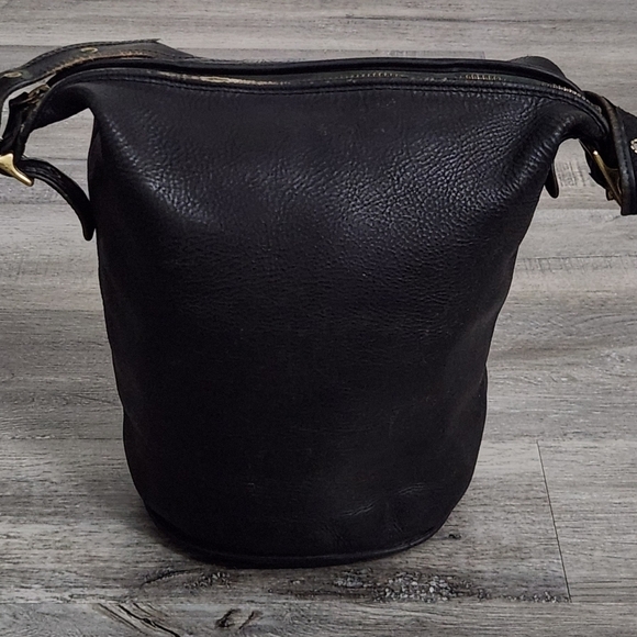 Vintage Coach Duffle Leather Bag - Picture 2 of 14